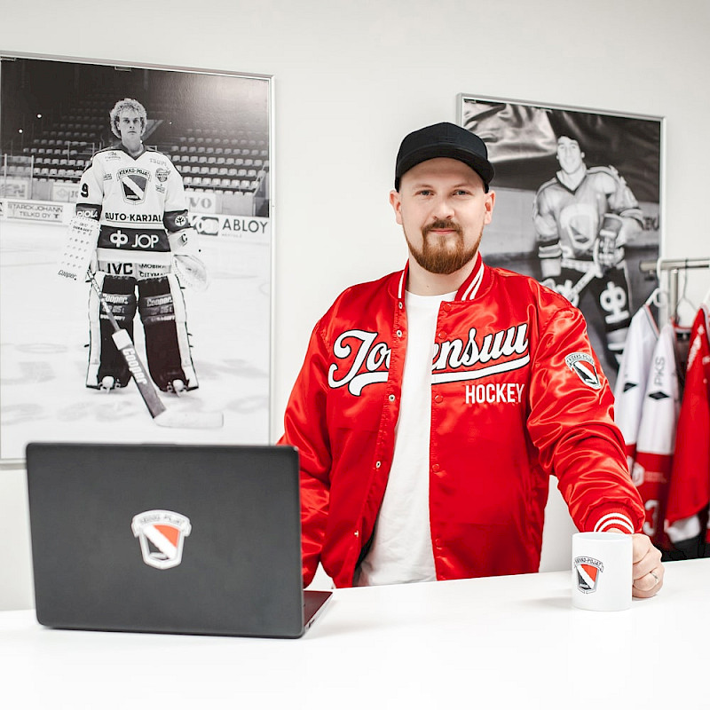 Kiekko-Pojat vahvistaa viestintäänsä – Joona-Pekka Hirvonen aloittaa sisällöntuottajana