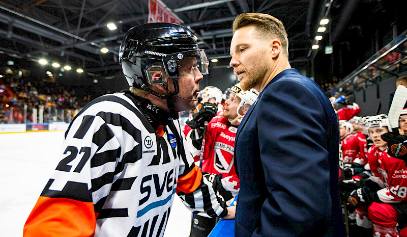 Niko Mikkola laukoi Kiekko-Pojille maukkaan voiton Jokereista 3308 katsojan edessä