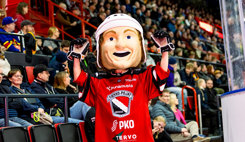 Niko Mikkola laukoi Kiekko-Pojille maukkaan voiton Jokereista 3308 katsojan edessä