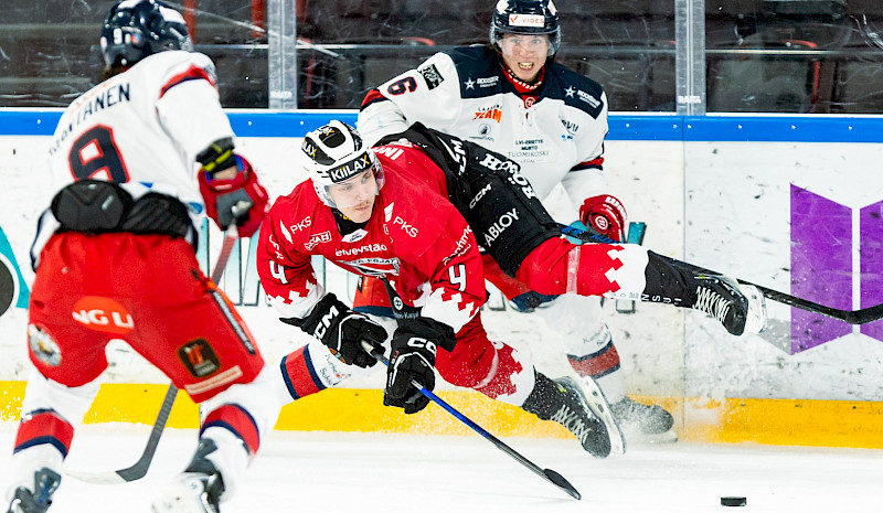 Kiekko-Pojat kaatoi TUTOn 1857 katsojan edessä PKS Areenalla