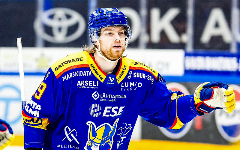 Kiekko-Pojat reagoi pakiston loukkaantumisiin – Luka Tiihonen vuokralle Jukureista