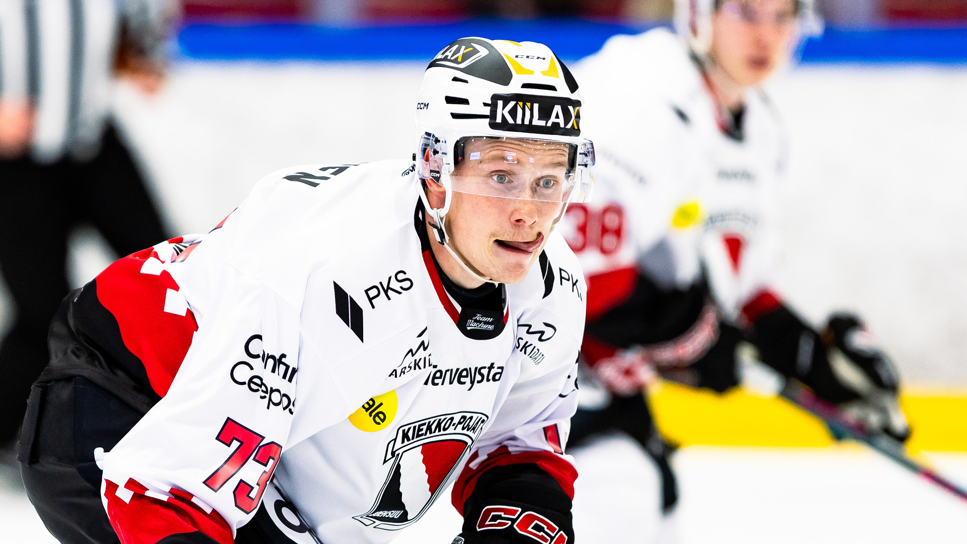 Oliver Tuhkanen jatkaa Kiekko-Pojissa kevääseen 2028 saakka
